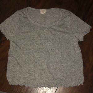 gray crop top